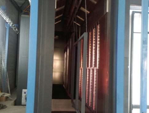 Installation de poudrage motorisée avec convoyeur double voies à Toulouse (31)