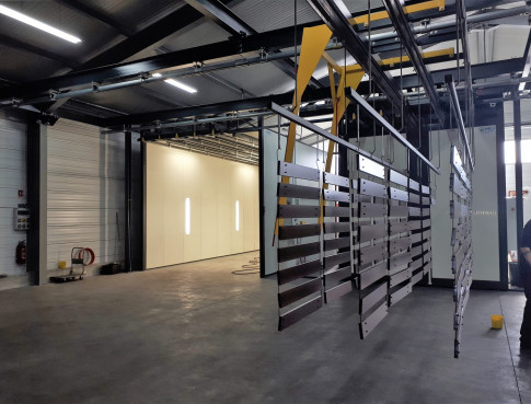 Installation d’une ligne de poudrage manuelle dans le département de l’Ain (01)